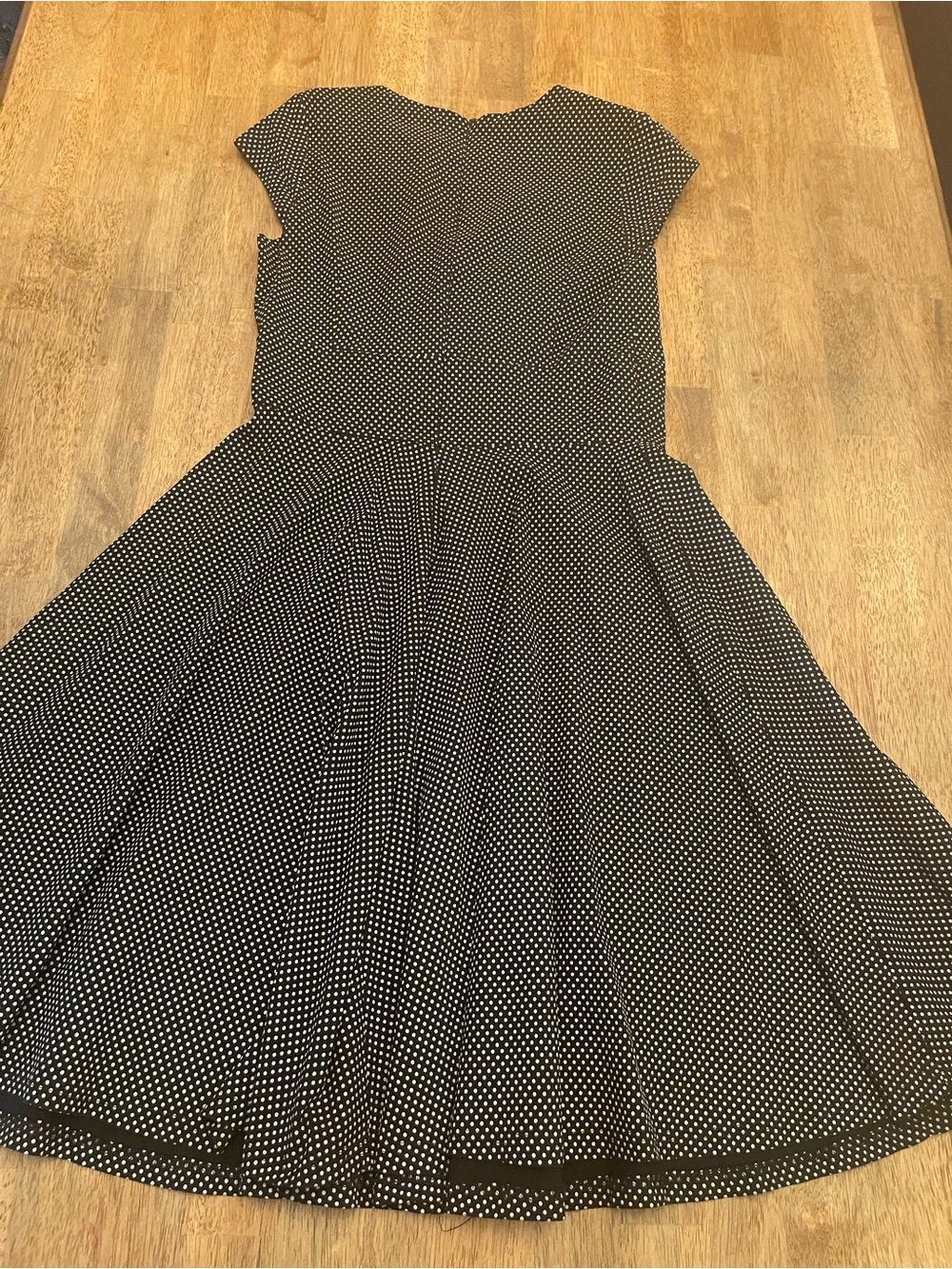 Black Polka Dot V-Neck Cap Sleeve Midi Dress - Picture 3 of 9